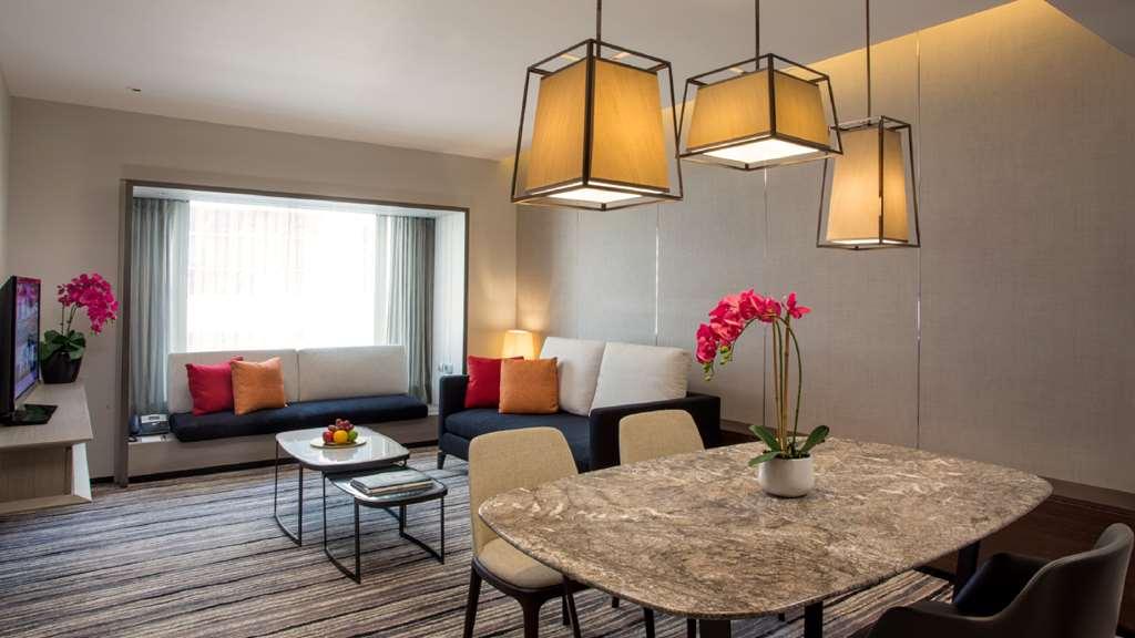 Khách sạn Carlton 5*